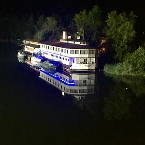 Botel Hotel Lisa